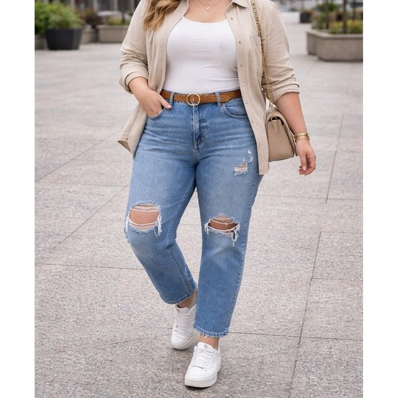 American Eagle By Payless Denim - American Eagle Curvy Mom Jeans Strigid (size 16)